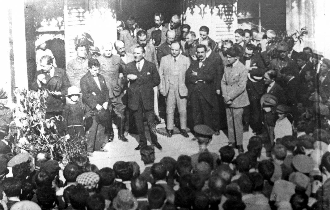 Kanlı cephelerden medeniyete... Büyük Önder Mustafa Kemal Atatürk 9