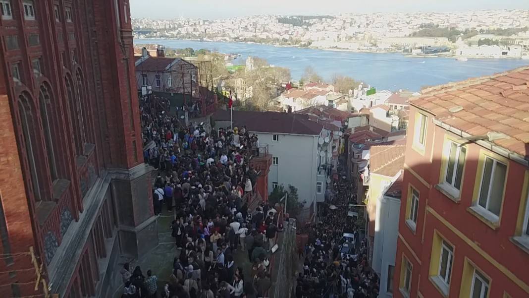 İstanbul buraya akın etti; Kırmızı Mektep'te 'yeni yıl' kuyruğu 8