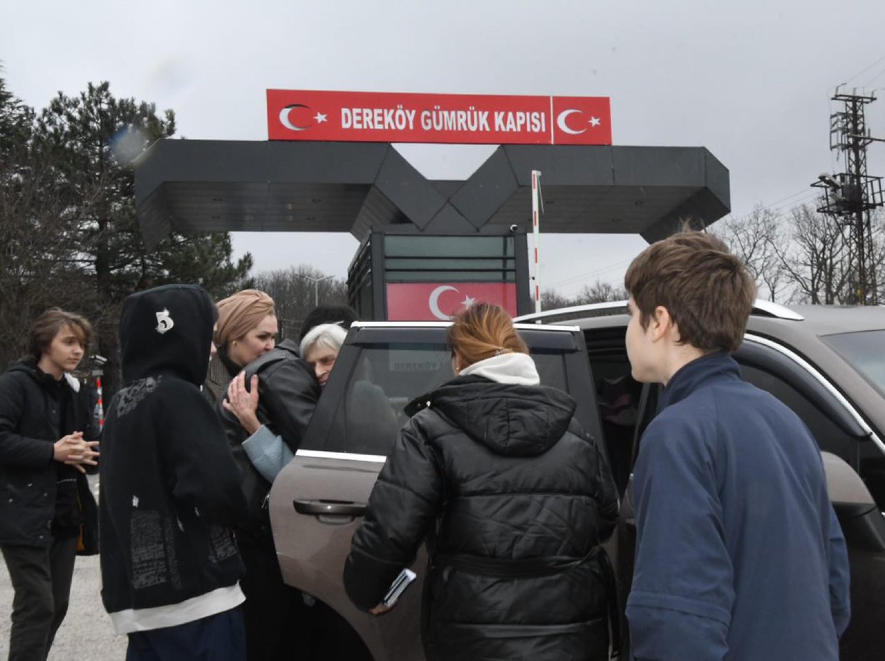 Ukrayna'dan getirilen Türkler ana vatanda