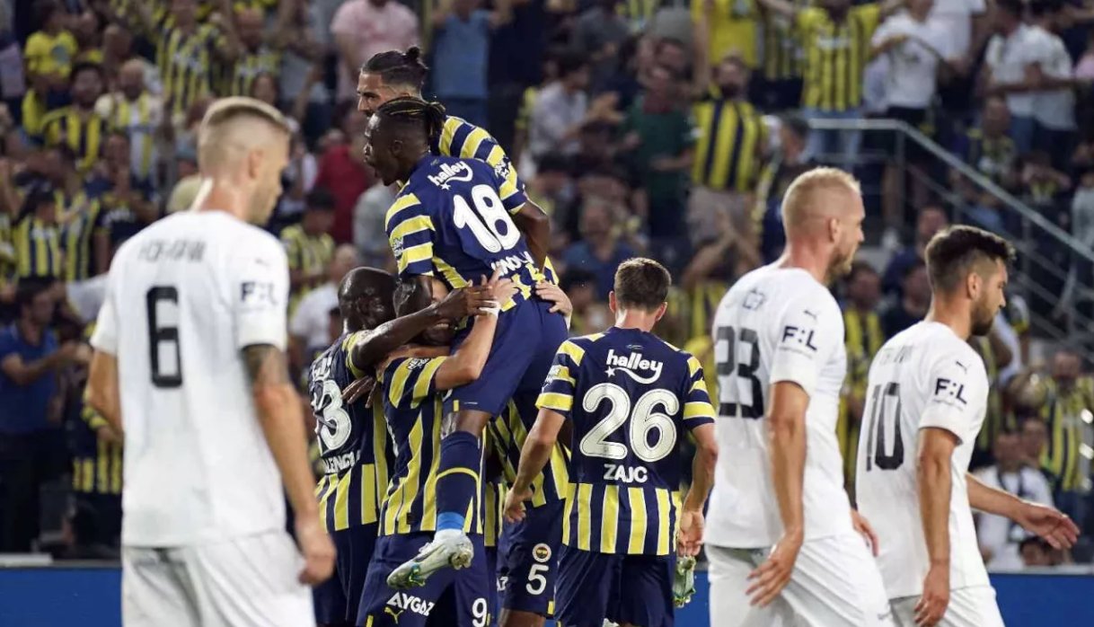 Fenerbahçe Kadıköy'de tur kapısını araladı: 3-0