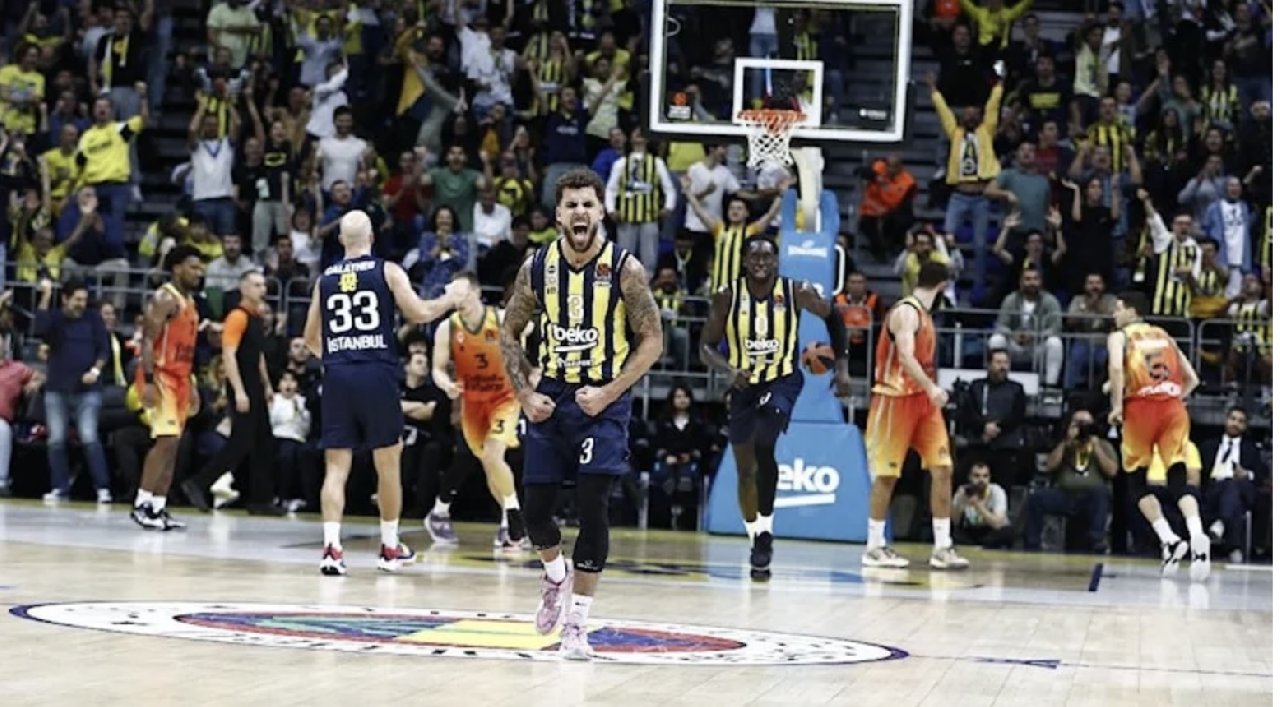 Fenerbahçe Beko EuroLeague’de 4’te 4 yaptı