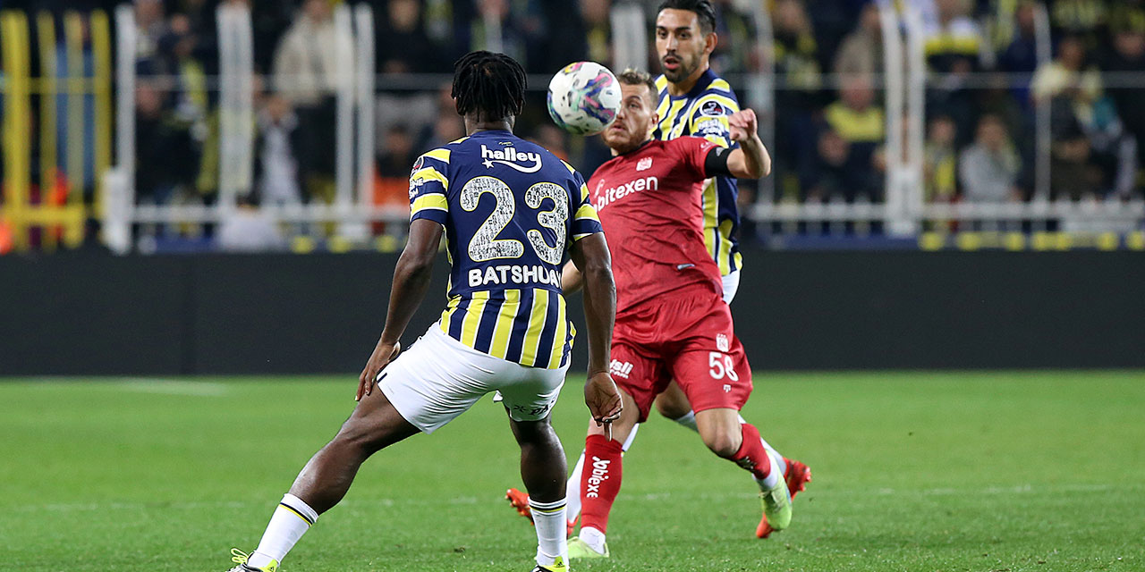 Fenerbahçe Sivasspor'u ağırlıyor: İlk yarıda gol yok