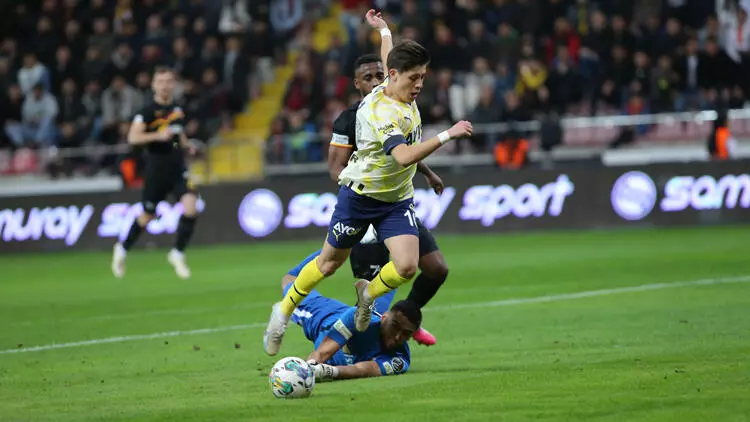 Kayserispor-Fenerbahçe maçında Arda Güler'i alkışlayanlara ıslıklı tepki