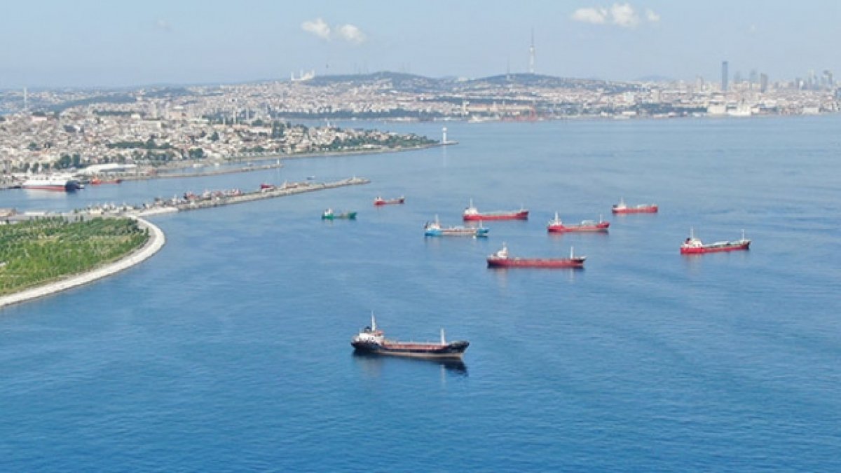 İstanbul açıklarındaki sahipsiz 7 gemi satışa çıkarıldı