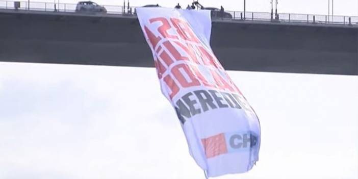 CHP'li Başarır o anları anlattı: Köprüdeki '128 Milyar Dolar Nerede?' pankartı