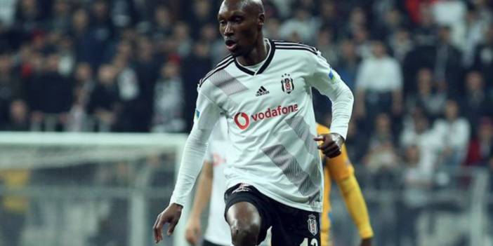 Atiba Hutchinson 1 yıl daha Beşiktaş'ta