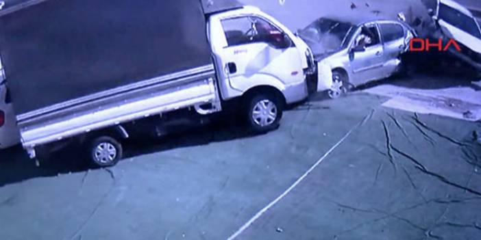Avcılar'da 12 aracın karıştığı zincirleme kaza kamerada