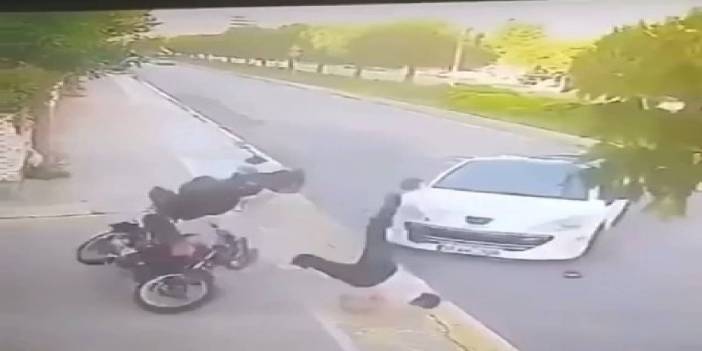 Motosiklet sürücüsü metrelerce havaya uçtu