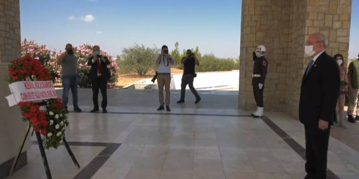 Kılıçdaroğlu KKTC'de: Fazıl Küçük ve Rauf Denktaş'ın anıt mezarlarını ziyaret etti