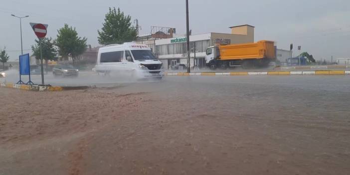 Denizli’nin ilçeleri sele teslim oldu