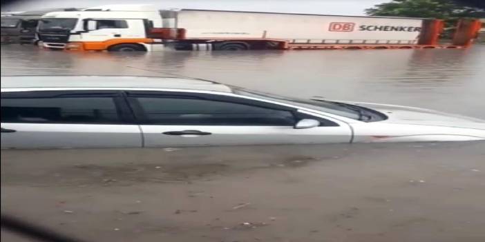 Ankara'da sağanak su baskınlarına yol açtı