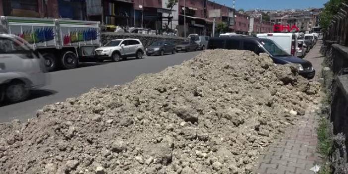 Hafriyatı yola döküp kaçtılar