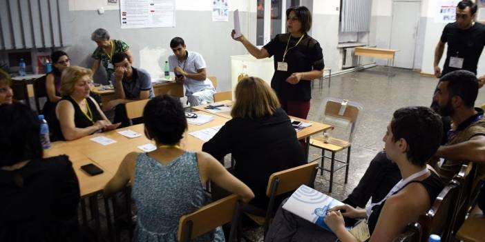 Ermenistan sandığa gitti! İşte ilk sonuçlar