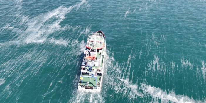 11 bilim insanı Marmara'daki müsilajı denizde araştırıyor
