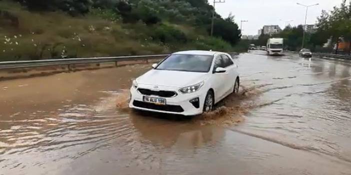 Sağanak, Bursa-Yalova karayolunu gölete çevirdi
