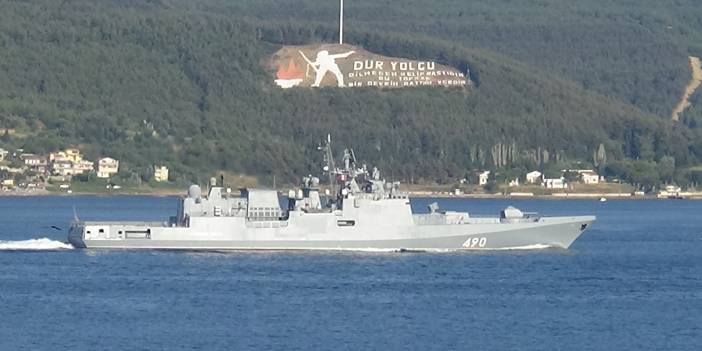 Rus savaş gemisi, Çanakkale Boğazı'ndan geçti