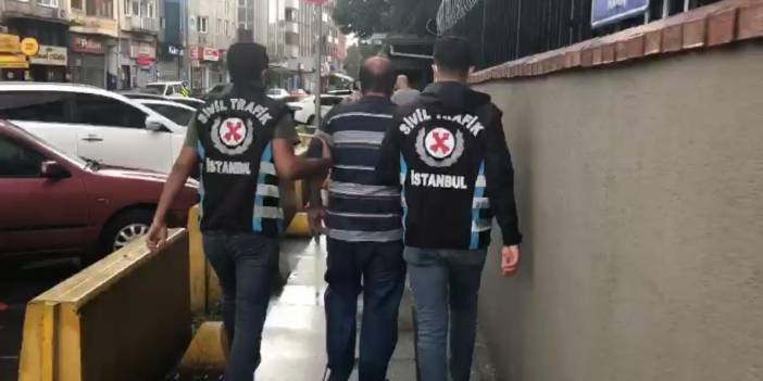 Kadıköy'de değnekçi polise yakalandı