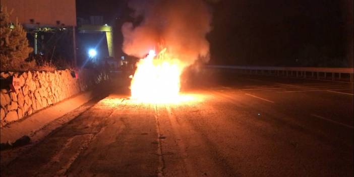 Arnavutköy'de otomobil yangınını izleyen sürücü hafriyat kamyonuna çarptı: 1 yaralı