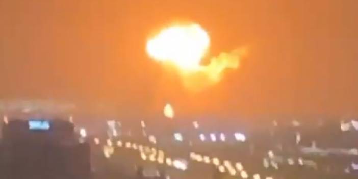 Dubai'deki Cebel Ali Limanı'nda patlama sonucu çıkan yangın kontrol altına alındı