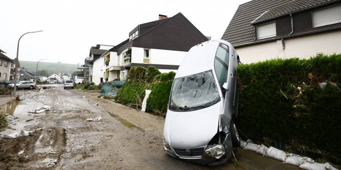 Almanya’da sel felaketi: 103 ölü, 1300 kişi aranıyor