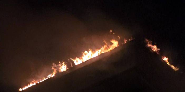 Avcılar'da dört katlı binanın çatısında yangın