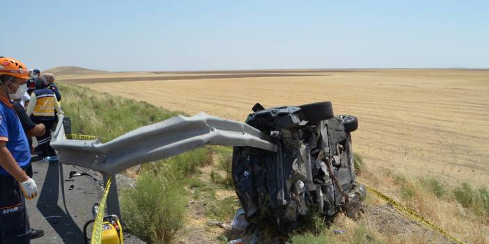 Bariyer otomobile saplandı: 2 ölü, 4 yaralı