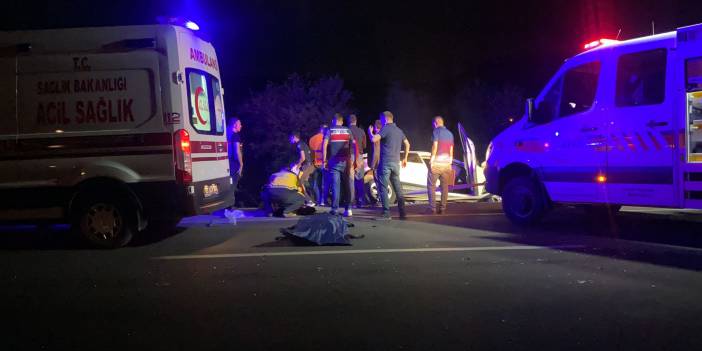 5 aracın karıştığı kazada 2'si çocuk 4 ölü, 2 yaralı