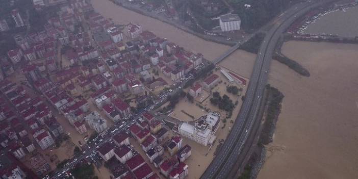 Arhavi'de 5 bin kişinin yaşadığı Boğaziçi Mahallesi sular altında