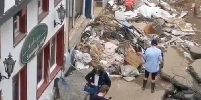 Almanya'da sel felaketinde üzerine çamur süren muhabir özür diledi: Temiz kıyafetlerle olmaktan utanmıştım