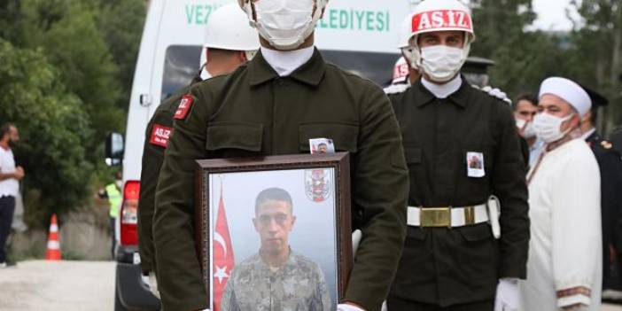 Şehit Er Emrah Arslan, son yolculuğuna uğurlandı