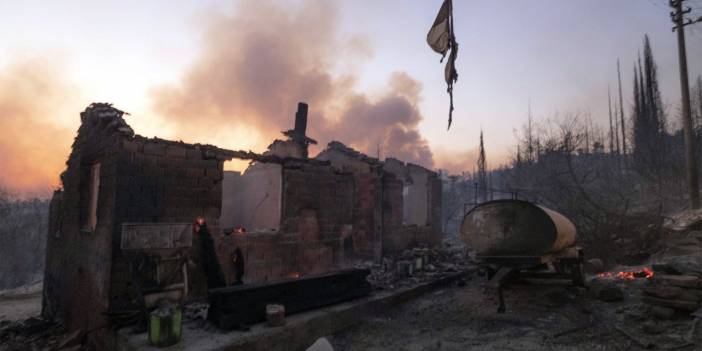 Manavgat alevlere teslim: 3 kişi yaşamını yitirdi