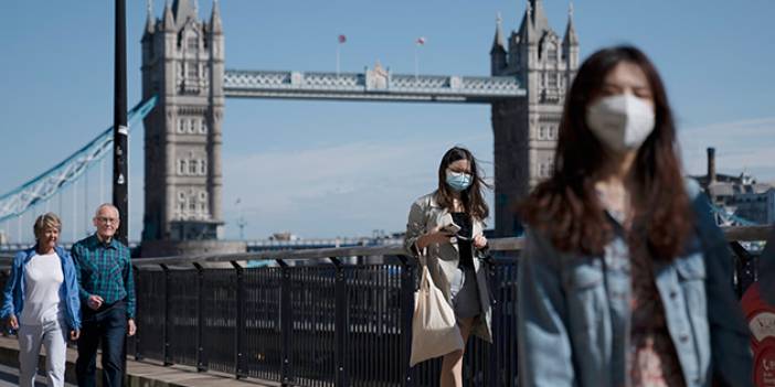 İngiltere'de koronavirüs aşısı 22 milyon kişinin virüsü kapmasını, 60 bin kişinin de ölmesini engelledi