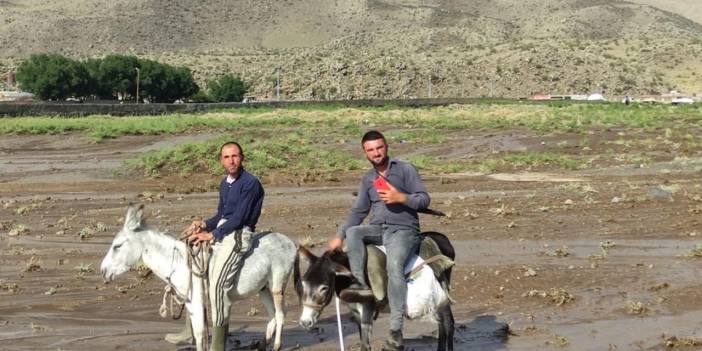 Ağrı Dağı'nın zirvesindeki buzullar eriyor: Çamur aktı