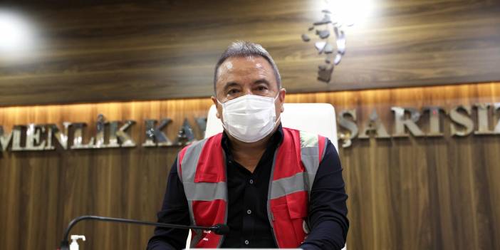 Muhittin Böcek: Buradaki yangına siyasiler müdahale etmesin