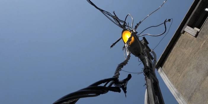 Sultangazi'de elektrik kabloları yine yandı: Esnaf isyan etti