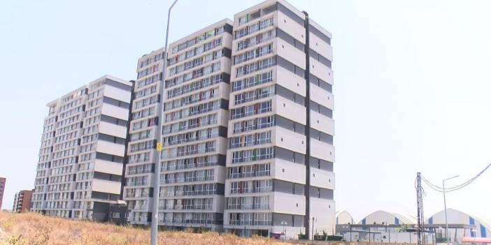 Avcılar'da 15'inci kattan düşen mermerden şans eseri kurtuldu