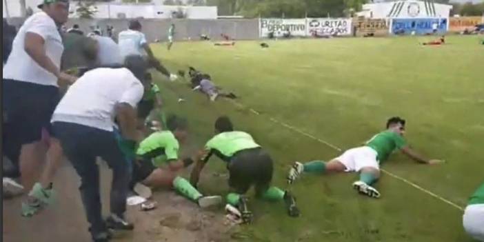 Yeşil sahada silahlı saldırı: 3 ölü 1 yaralı