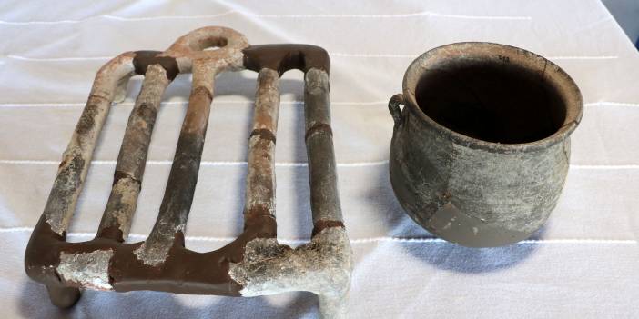 Assos'ta 1650 yıllık toprak ızgara ve pişirme kabı bulundu