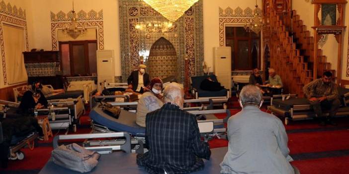 CHP'li Hasan Baltacı: Sahra hastanesi olarak kullanılan camii Erdoğan için boşaltıldı