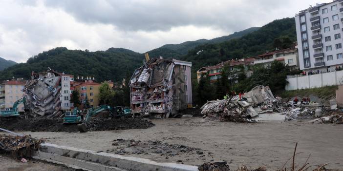 Sel felaketinde can kaybı 40'a yükseldi