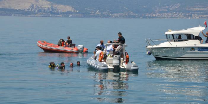 7 Temmuz'dan beri müsilajı temizlemek için 2.4 milyon TL'lik ihale: 'AKP’li Hacıoğulları’nın şirketine yüzbinlerce lira'