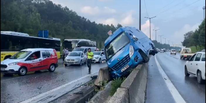 TEM bağlantı yolunda zincirleme trafik kazası: 5 yaralı