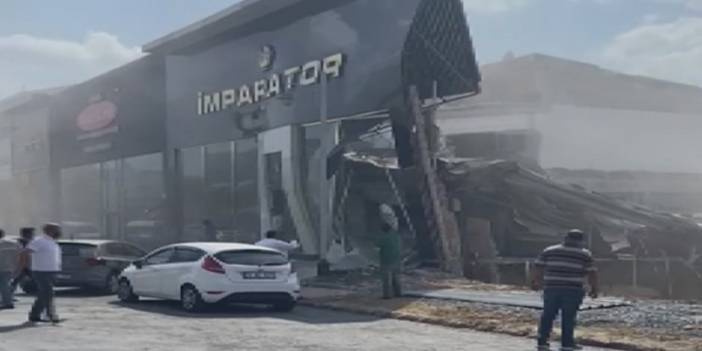 İstanbul İkitelli'de bina çöktü