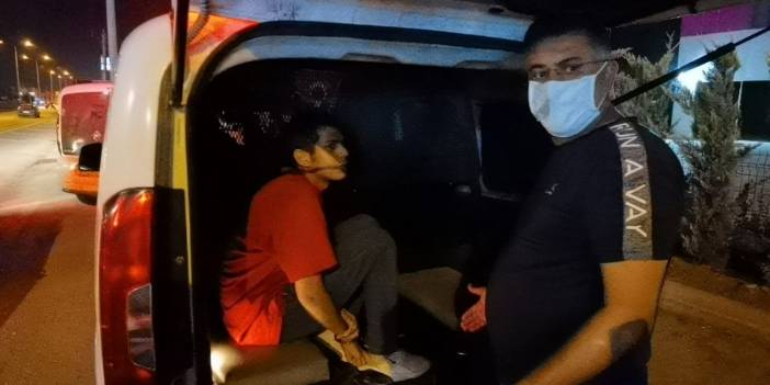 Otomobil hırsızı, 150 kilometre boyunca polisleri peşinden sürükledi