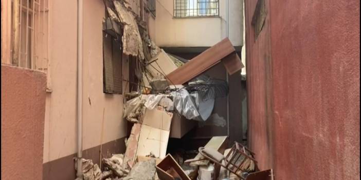 Güngören'de balkon çöktü