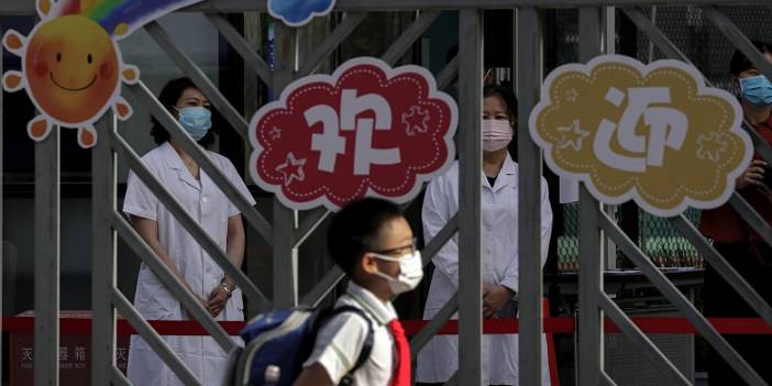 Çin'de vakaların yükselme kaynağının bir ilkokul olduğu ortaya çıktı