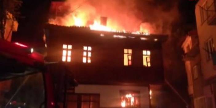 Tarihi konak küle döndü