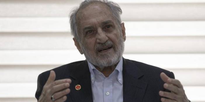 Maske takmayan Oğuzhan Asiltürk, aşı da olmamış