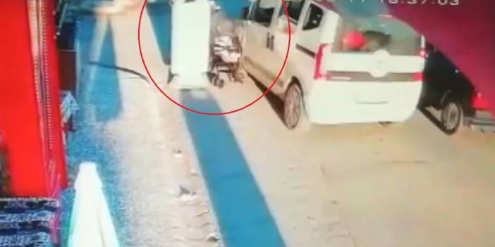 Aracın bebek arabasına çarpma anı kamerada