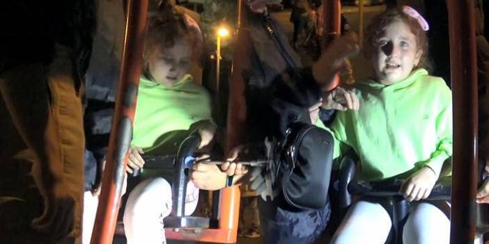 Avcılar'da salıncakta sıkışarak mahsur kalan çocuğu itfaiye kurtardı